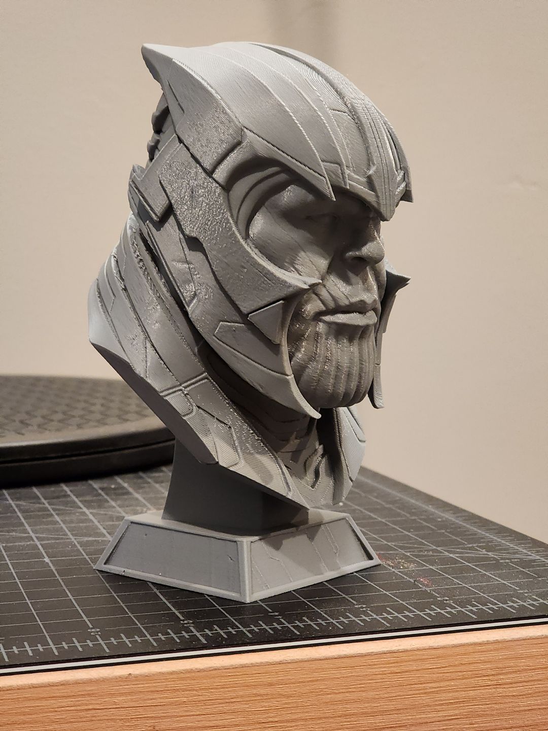 Yenilmeyen Evrenin Kaderini Belirleyen Thanos Kafası Büstü 18 cm