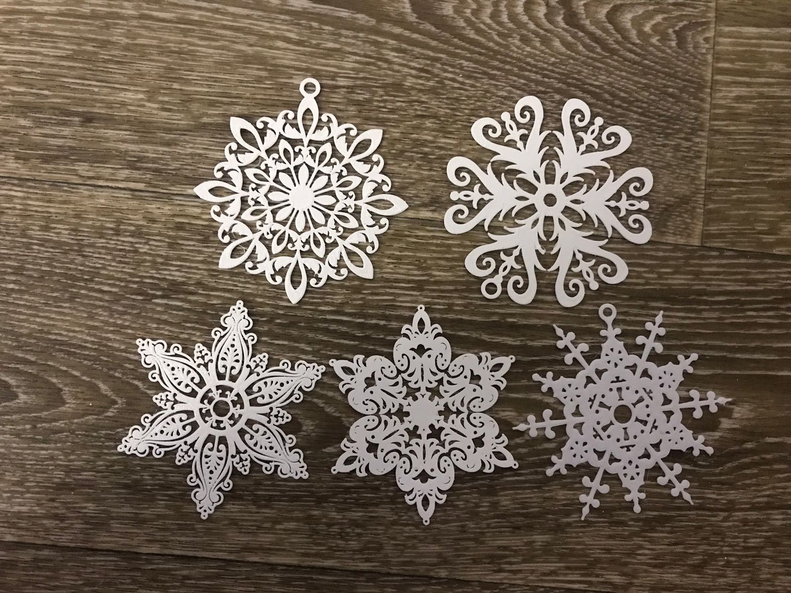 Schneeflocke mit 5-fachem Unterschied in Mustern 8 cm