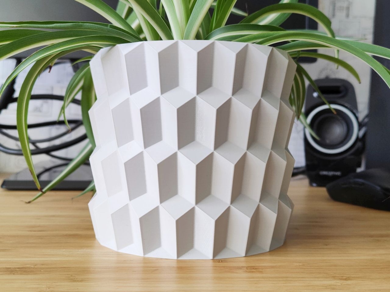 Crystal Patterned Long Flower Pot 12 cm
