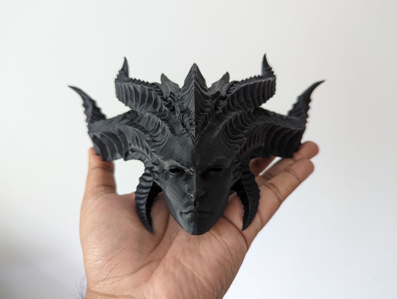 Tête détaillée Lilith Diablo IV 4 12 cm