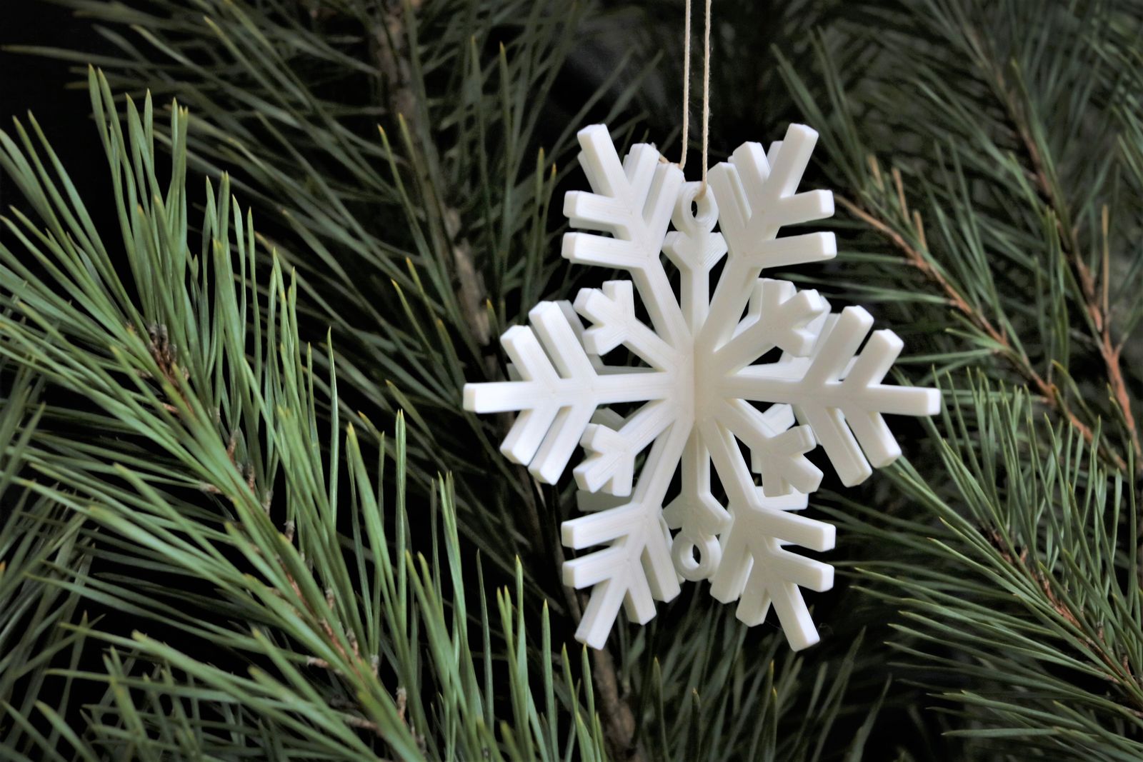 7 Stück Kombinierbare 3D Weihnachts-Schneeflocke 8 cm