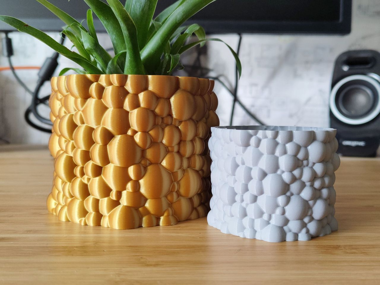 Bubble Patterned Flower Pot 12 cm