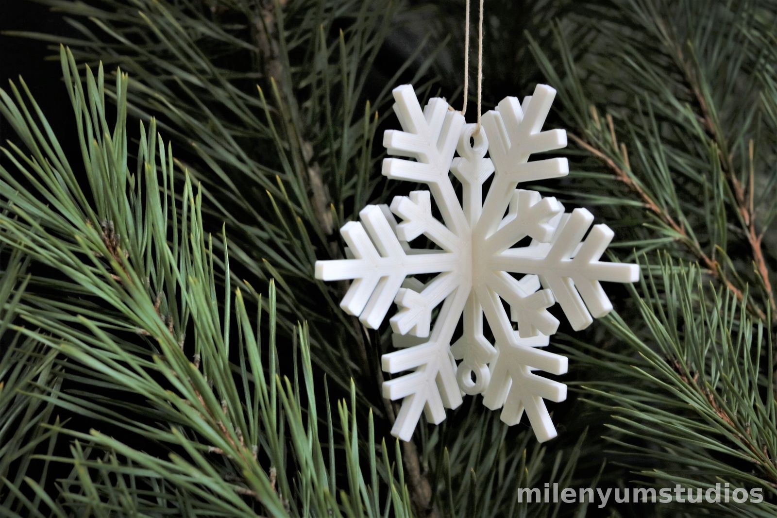 7 Stück Kombinierbare 3D Weihnachts-Schneeflocke 8 cm