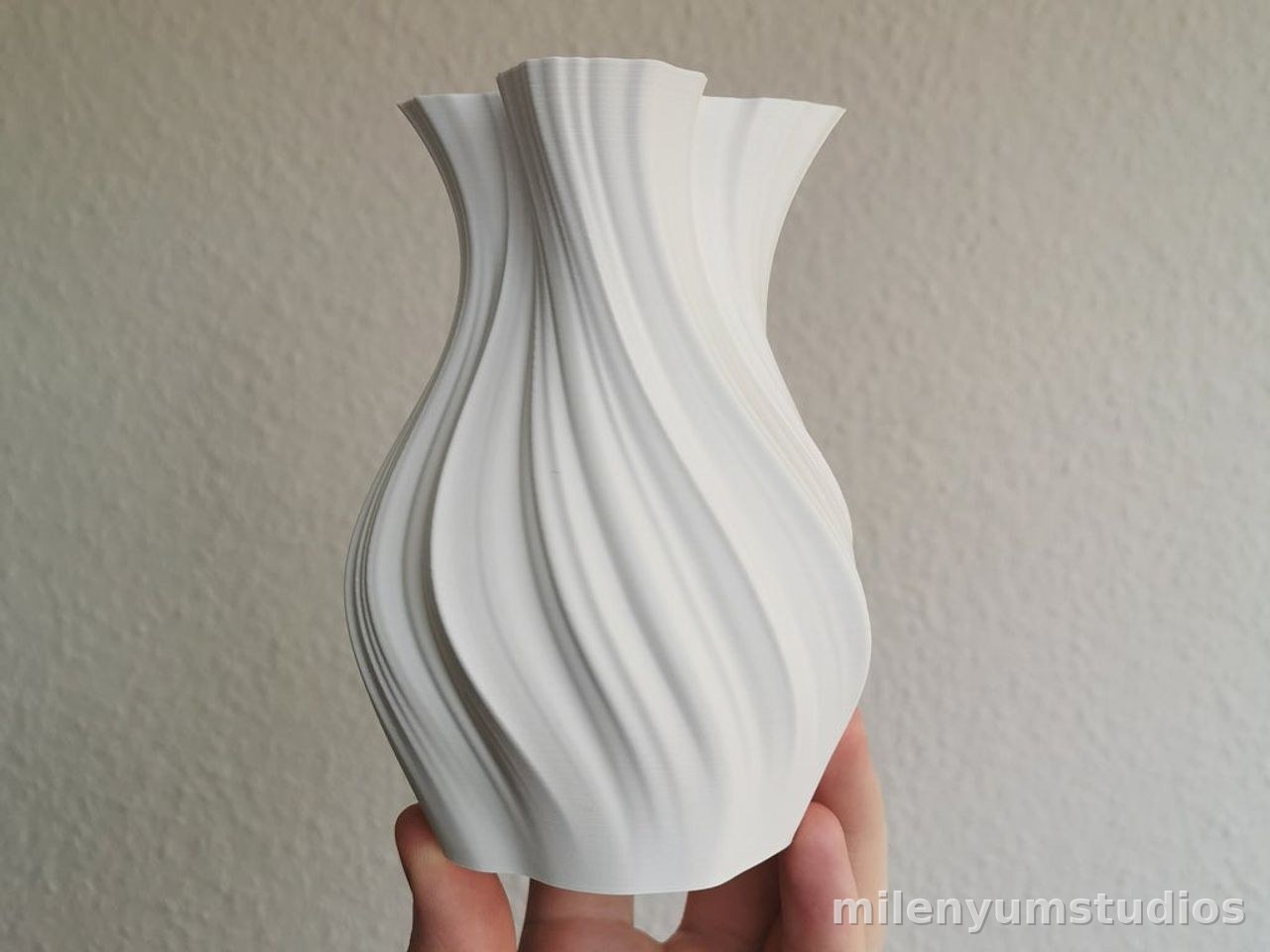 Magnifique Vase à Fleurs Courbé Droit 14 cm